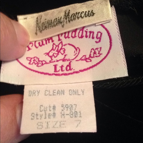 Girl's size 7 Velvet Dress From Neiman Marcus . - Picture 5 of 6